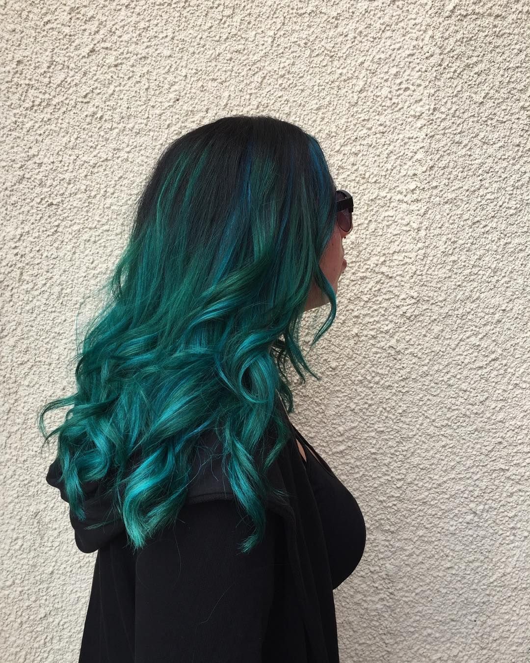 Зелено голубой это какой цвет волос