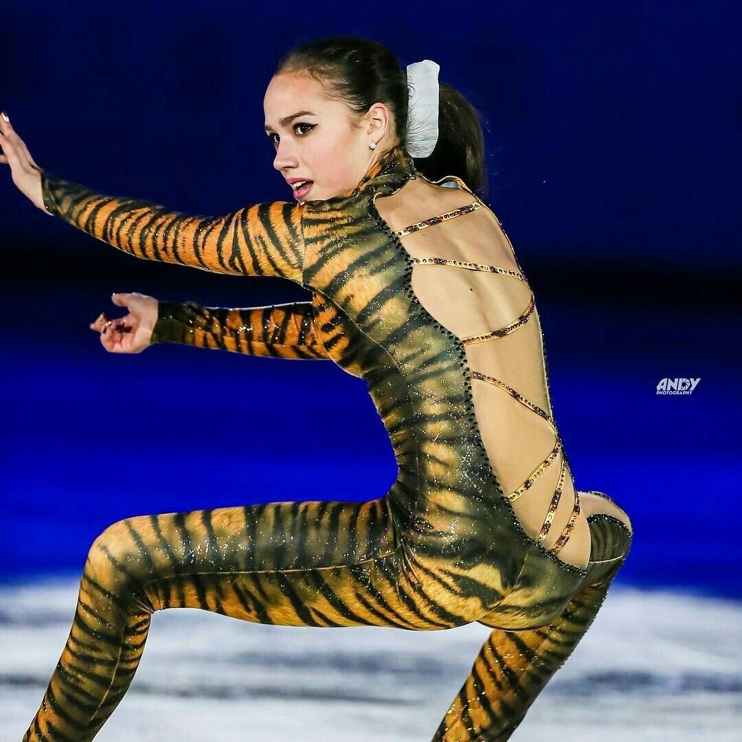 Алина Загитова леопард