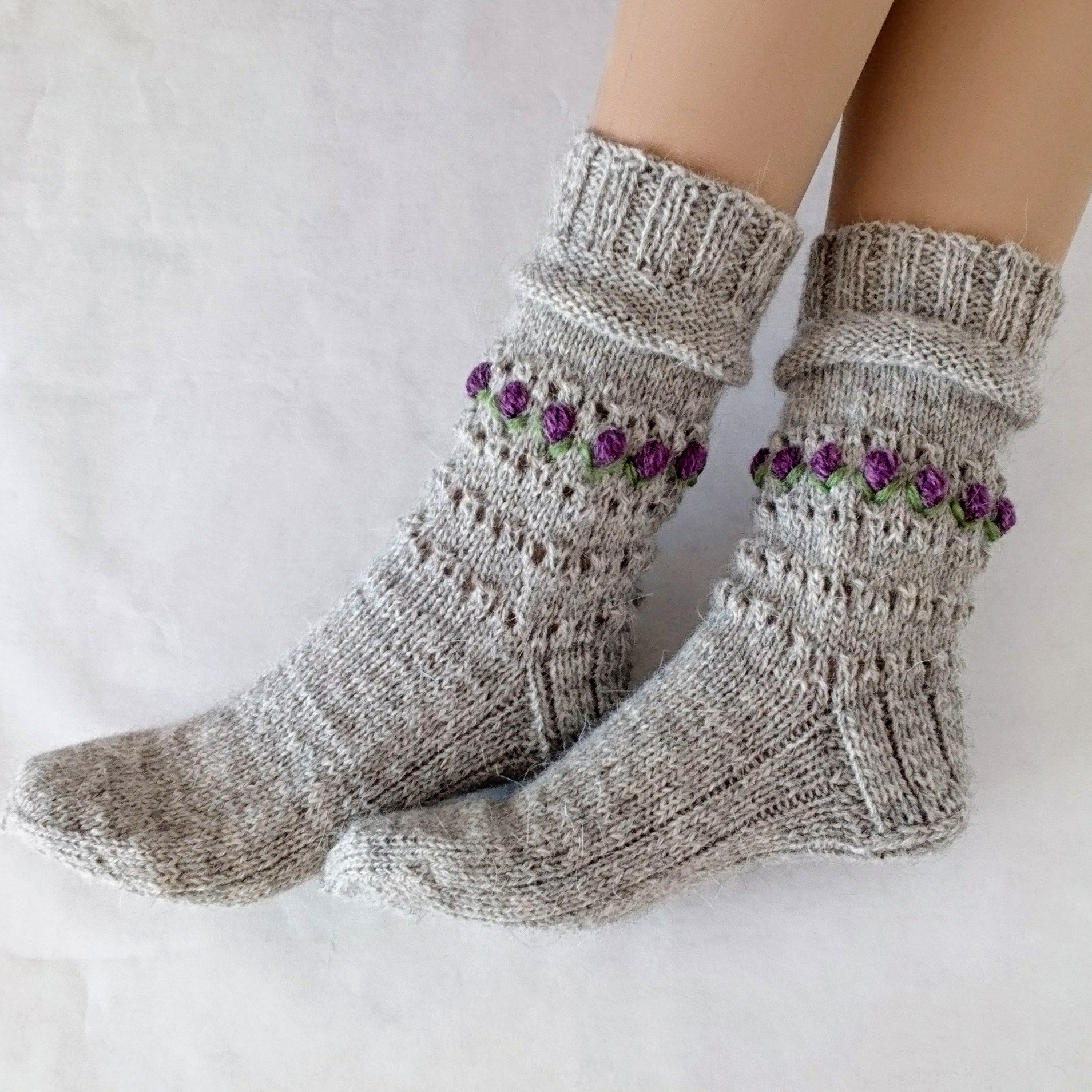 Красивые вязаные носки женские