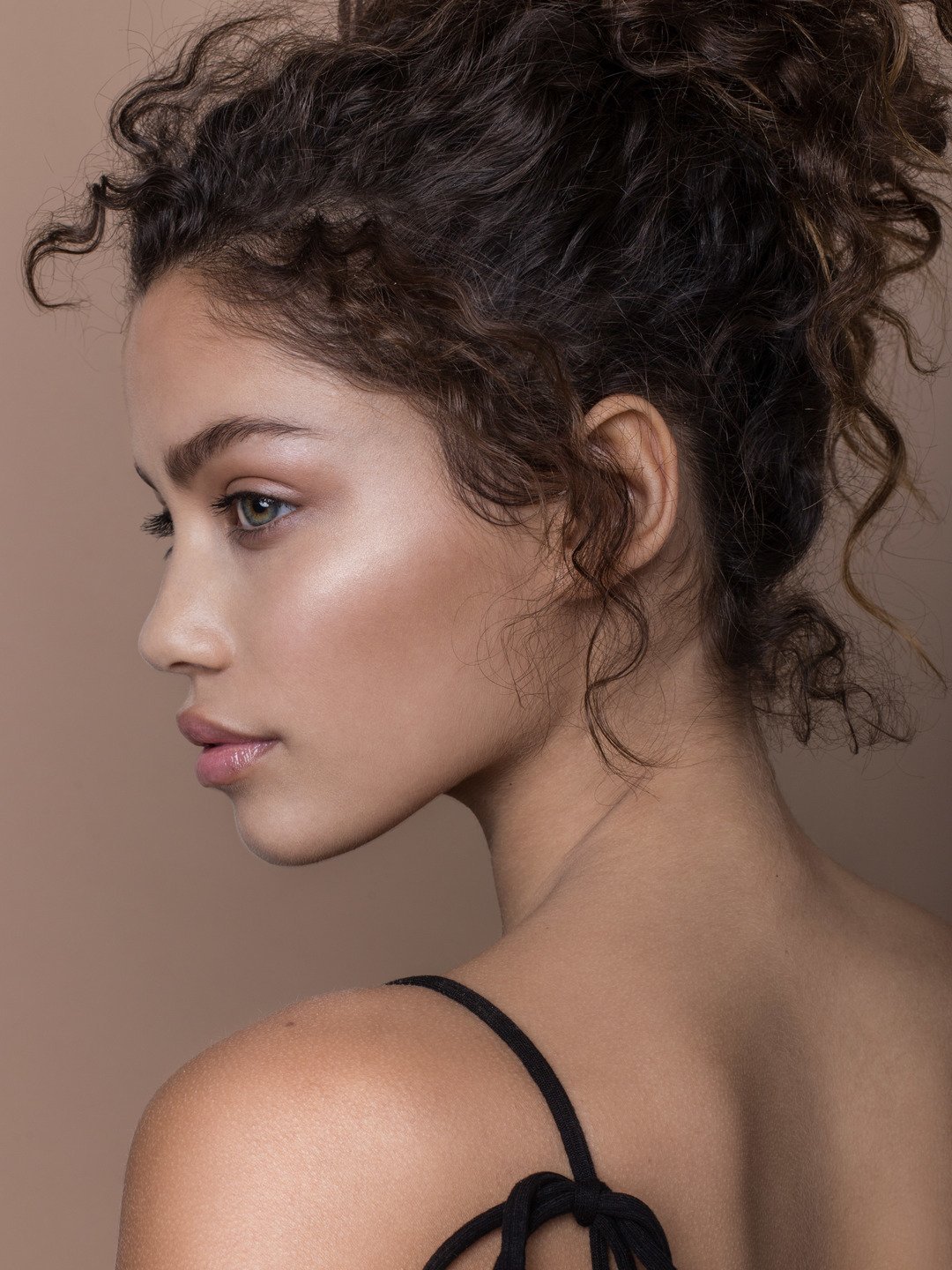Audreyana Michelle кудрявая