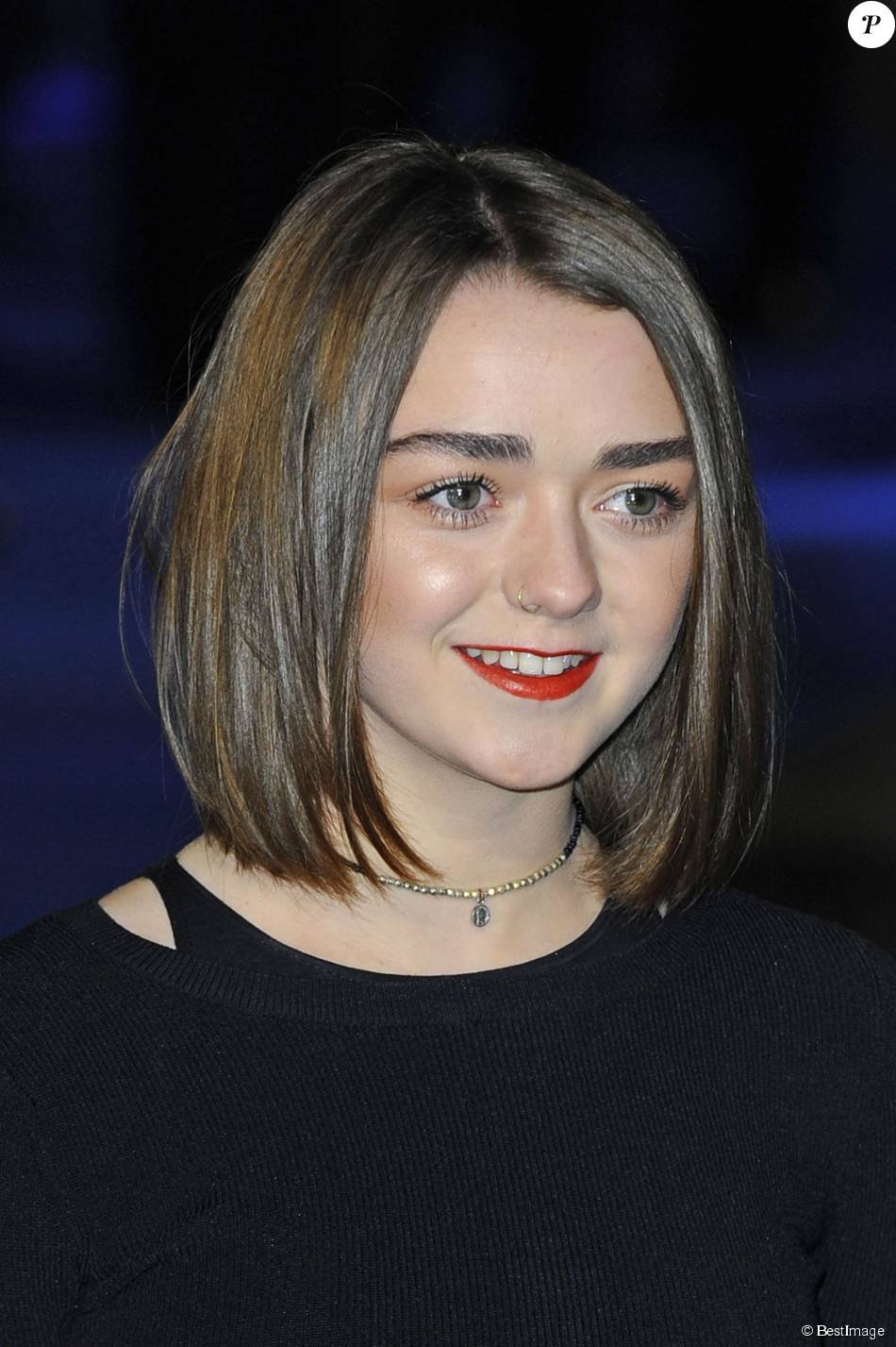 Актриса арии старк. Мэйси Уильямс. Ария Старк 2022. Maisie Williams 2014. Ария Старк актриса.