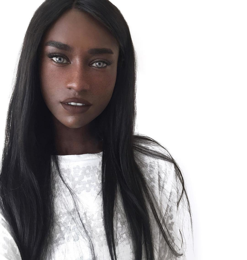 Ebony Ayes американская актриса