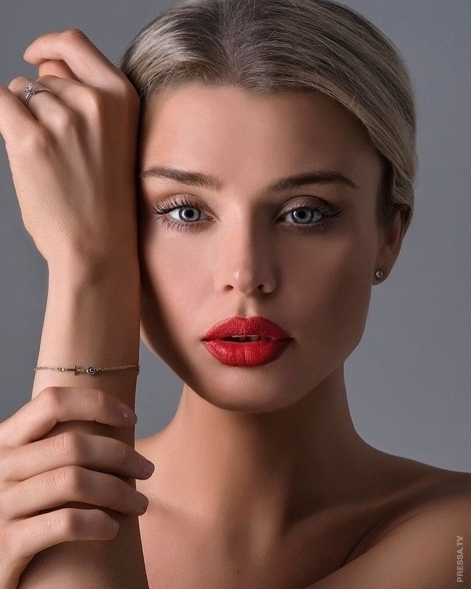 Ксения Белоусова