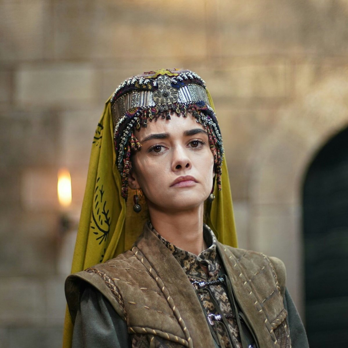 Основание осман бала хатун. Малхун Хатун и Осман. Малхун Хатун актриса. Туркан Хатун Великие сельджуки.