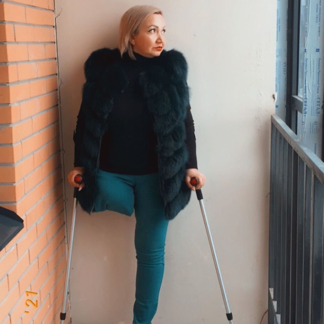 Одноногая ампути Марина Карасева