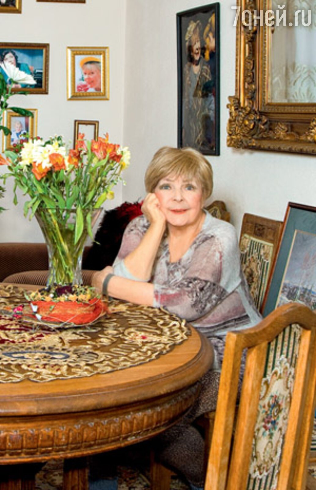 У Ольги Аросевой на даче
