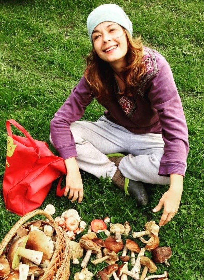 Елена Захарова в купальнике