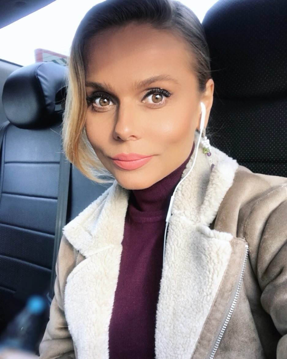 Ксения Новикова 2020 ноги
