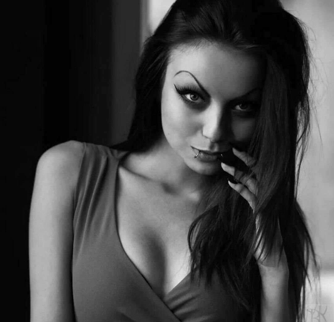 Megan MACKINNON Инста