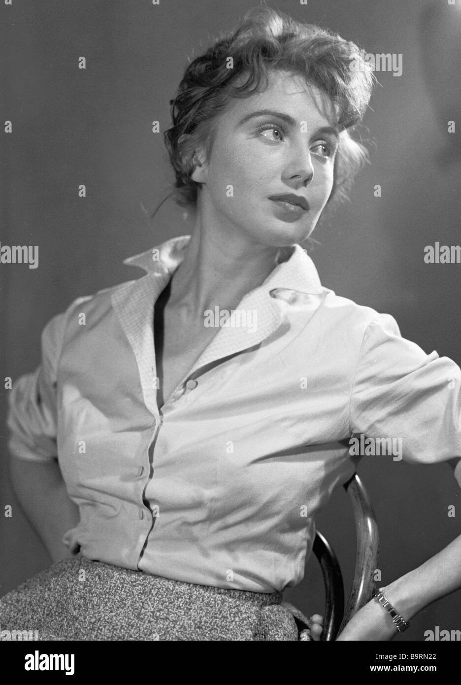 Елена Добронравова актриса