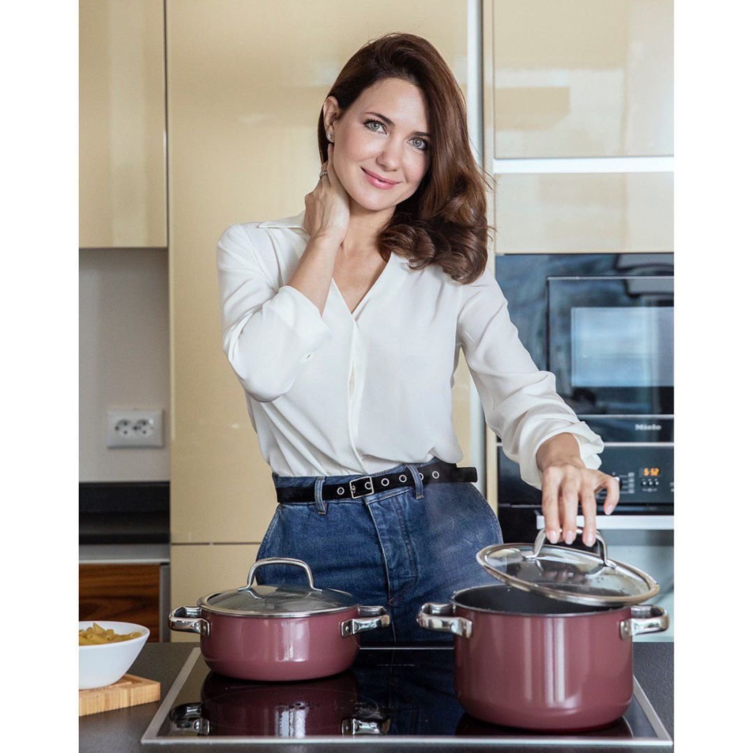 Екатерина Климова в шляпе