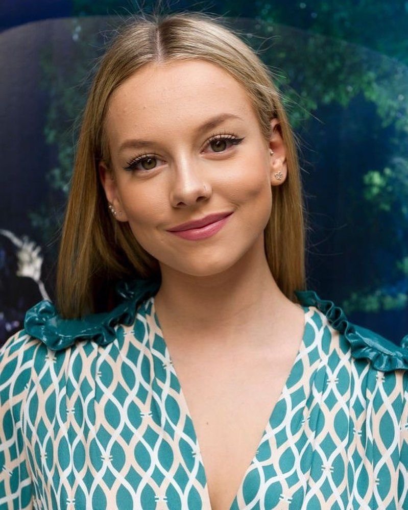 Эстер Экспозито Карла