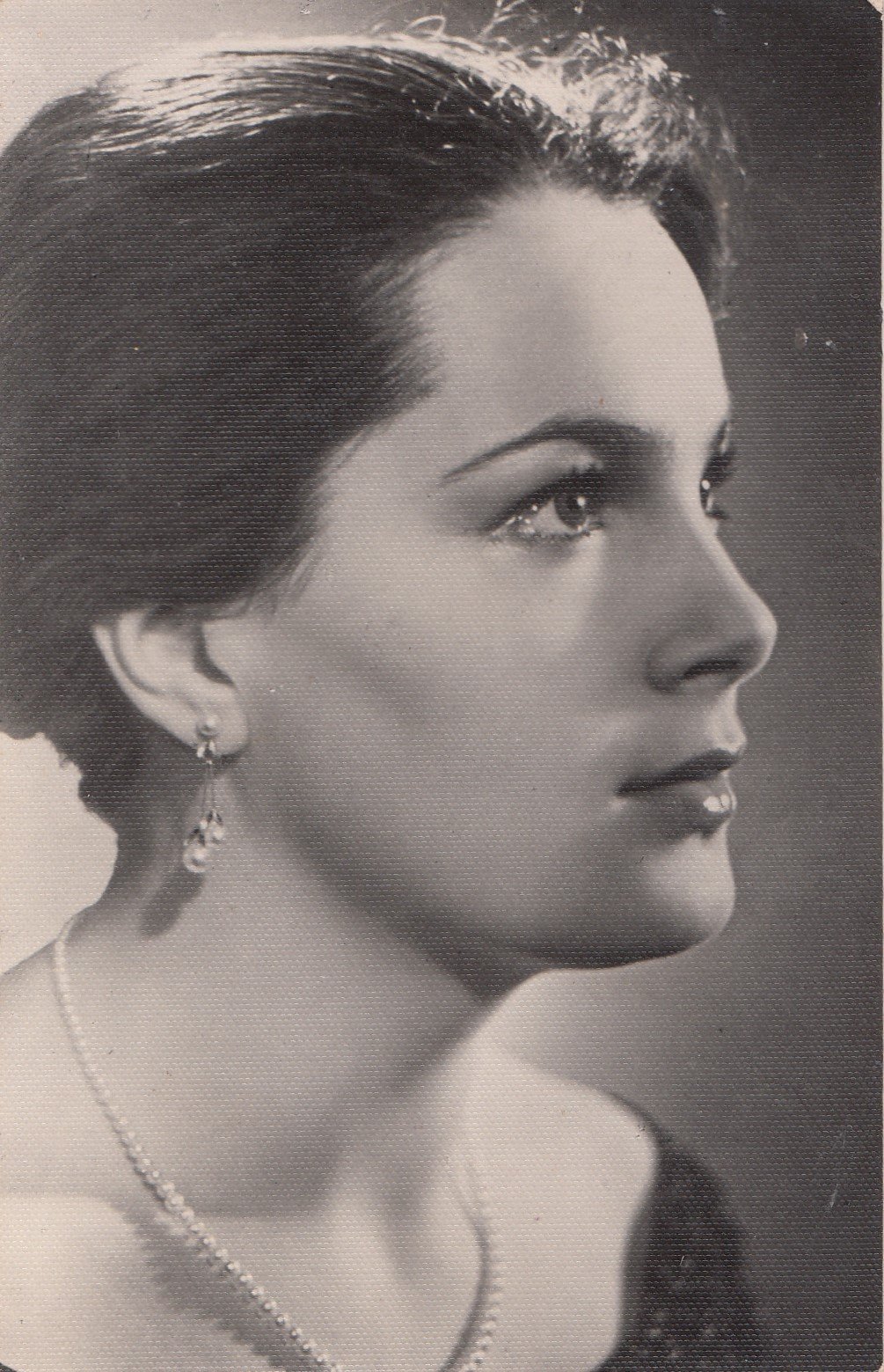 Элина Быстрицкая