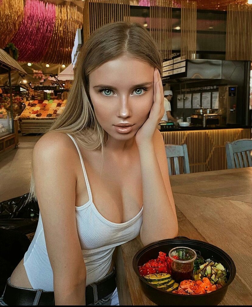 Полина Сырникова