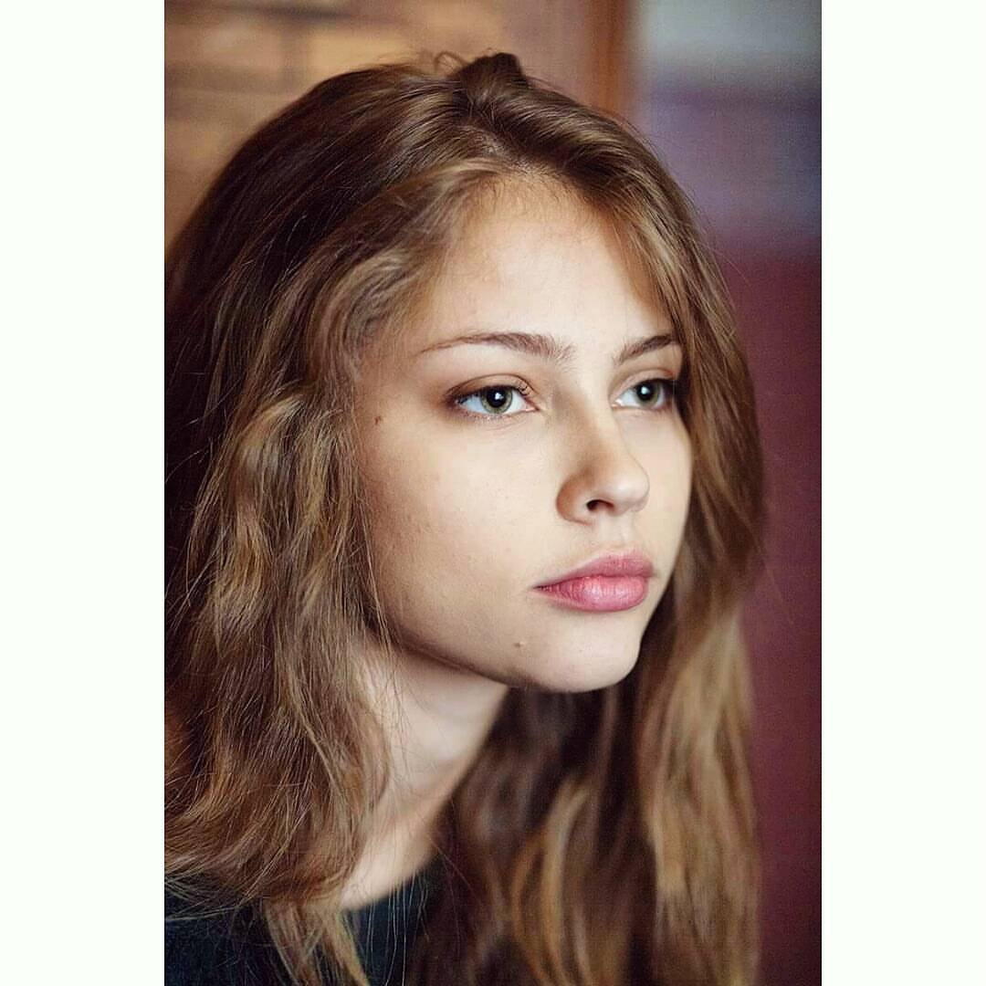 Полина Стремоусова ножки