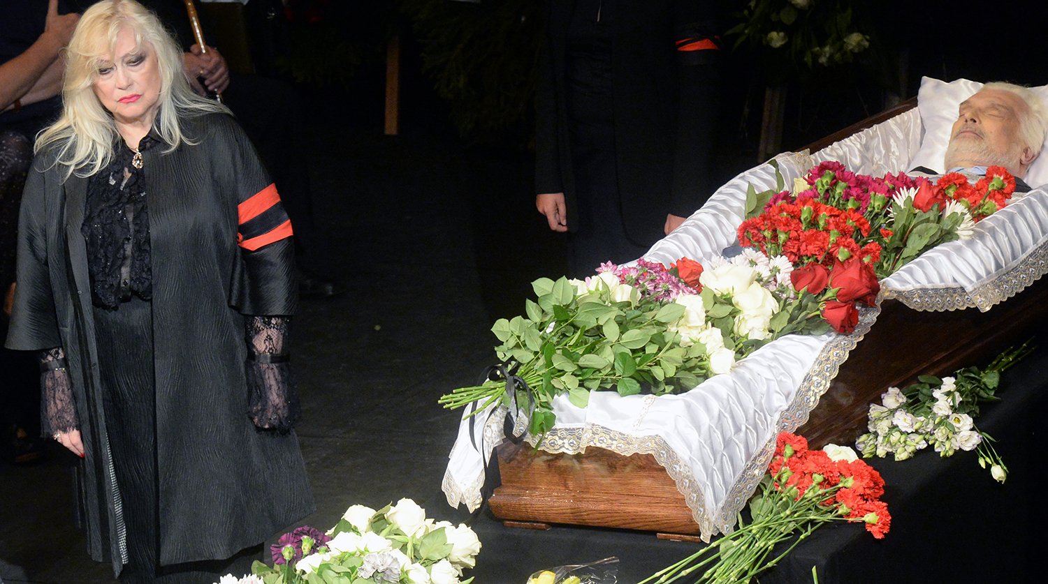 Похоронили марину. Похороны Ирины Мирошниченко на Троекуровском кладбище.