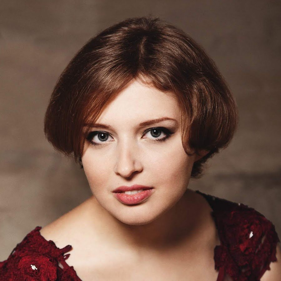 Оля Антипова актриса