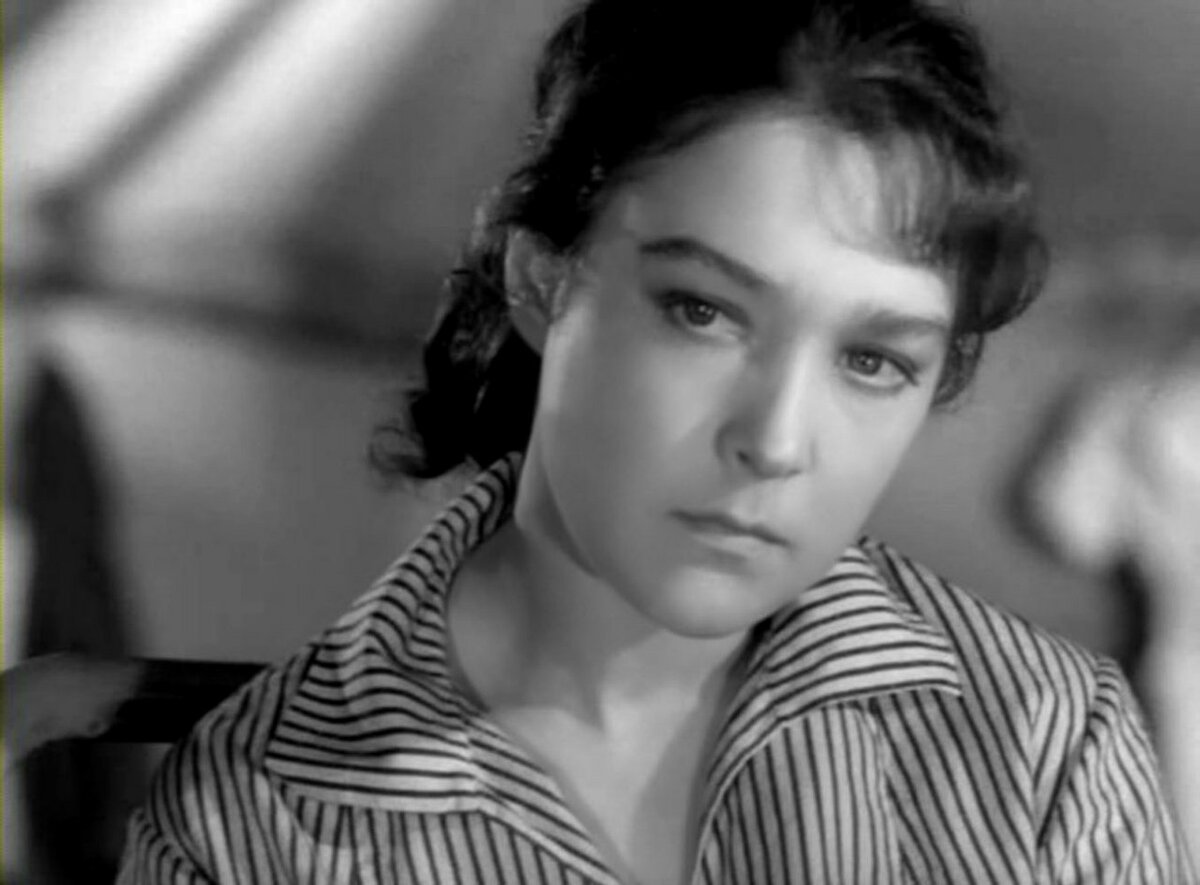 Александра Завьялова актриса
