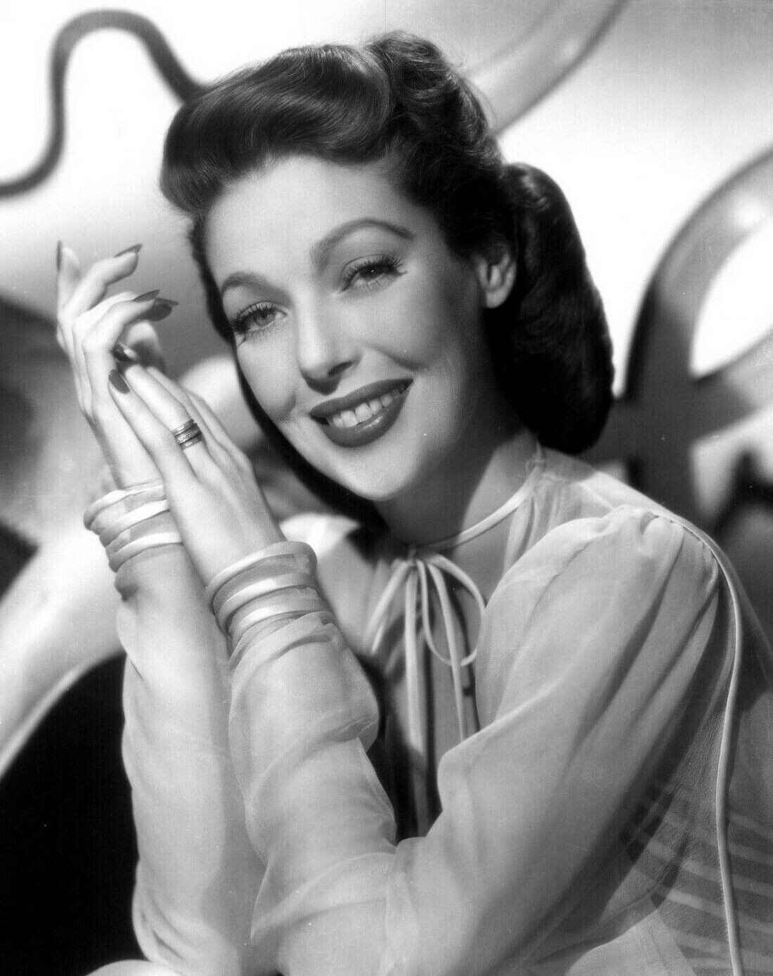 Лоретта янг. Лоретта Хардести 1946. Loretta young в молодости. Прекрасная Лоретта 1960. Джуди Льюис американская актриса.