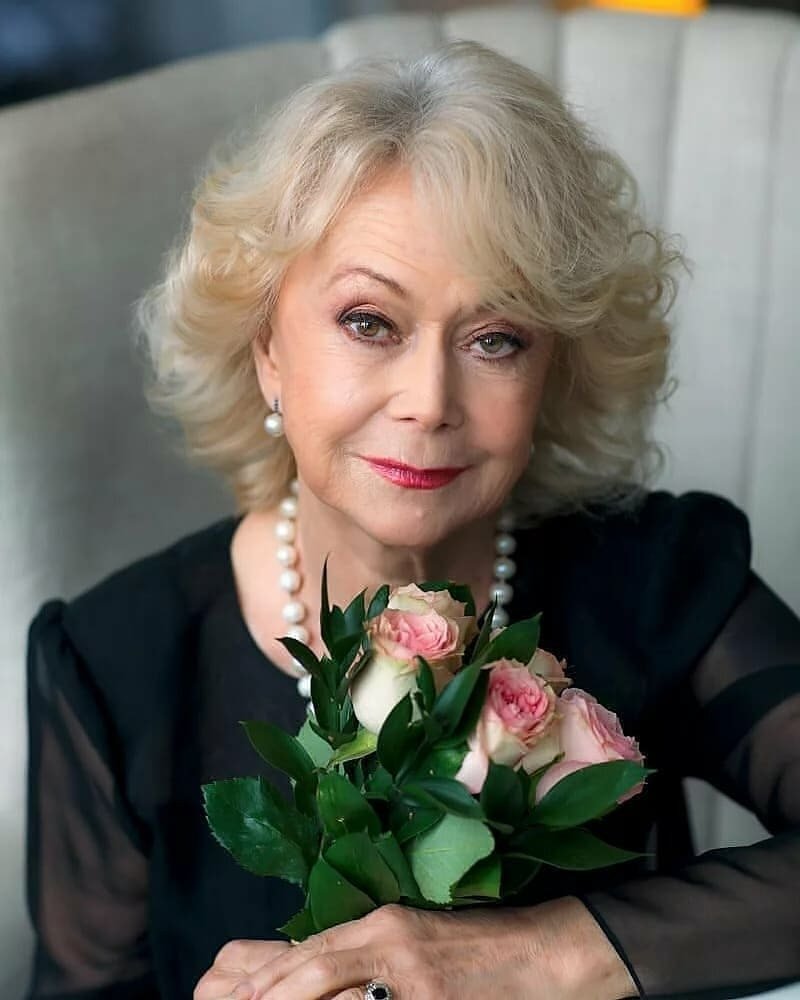 Светлана Немоляева