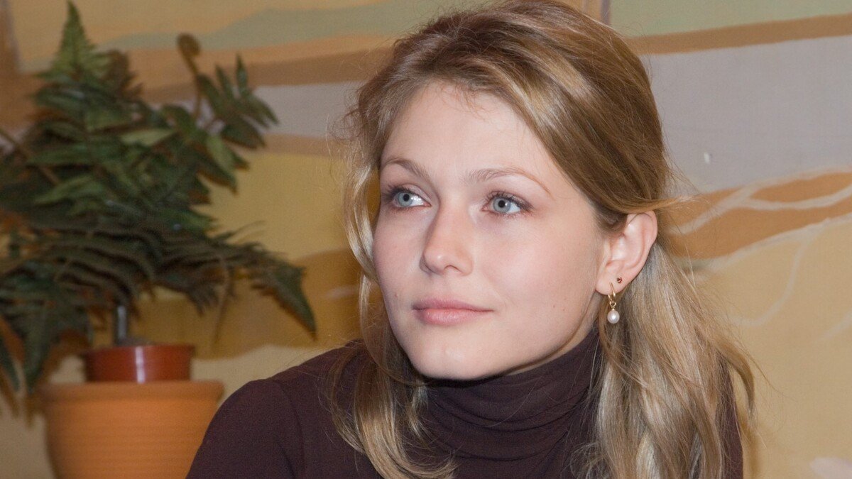 Актриса Эльвира Болгова