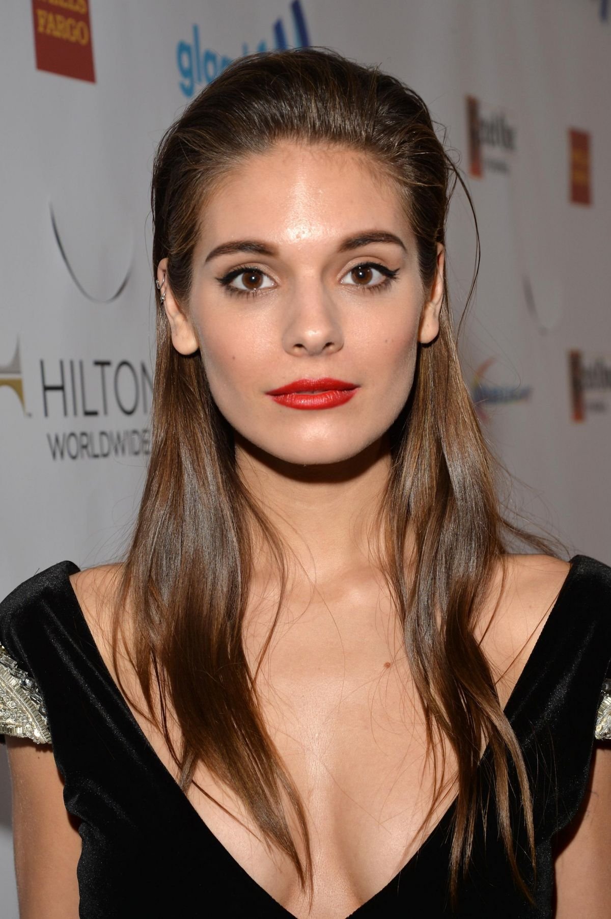 Кэйтлин Стэйси (Caitlin Stasey)