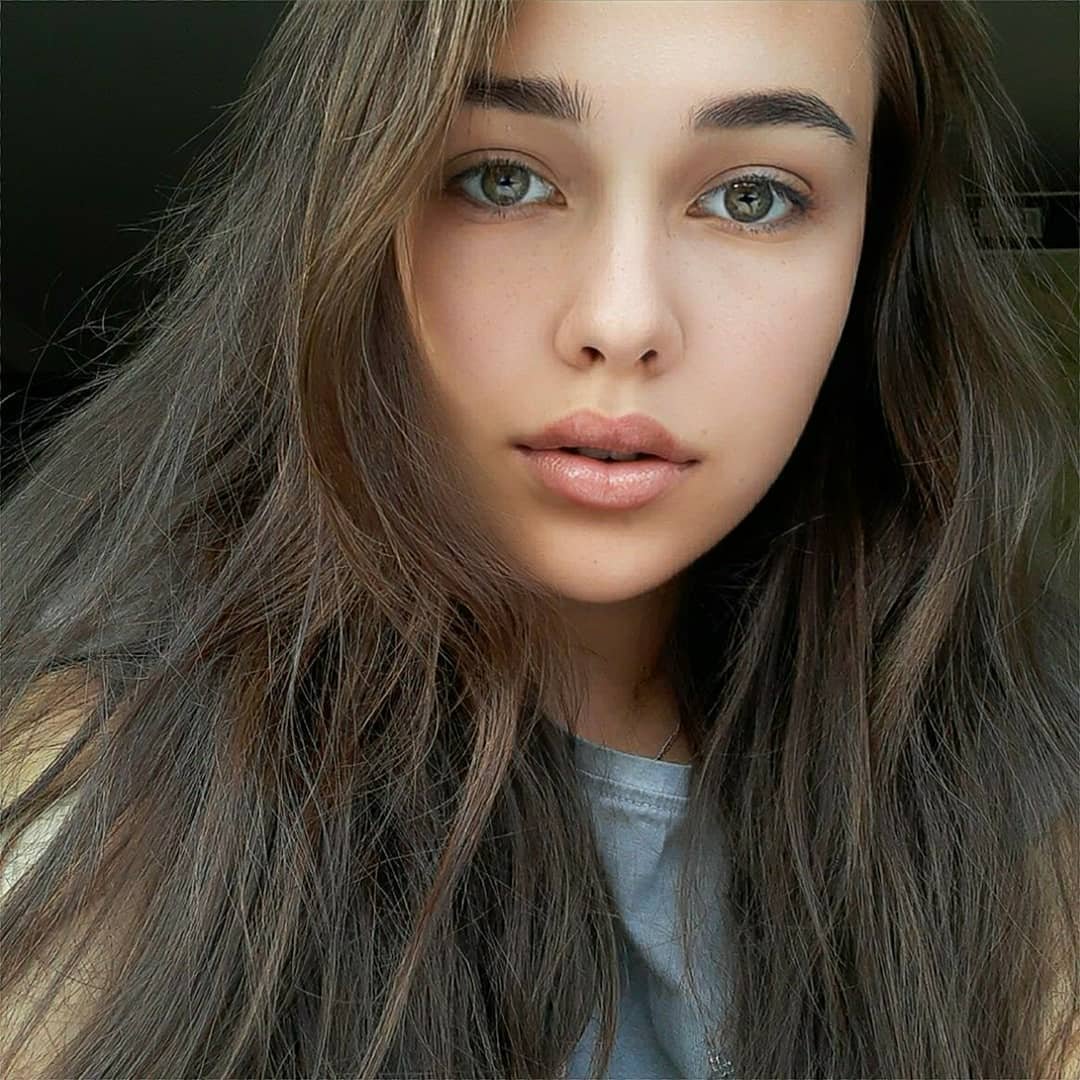 Алина Загитова 18 лет