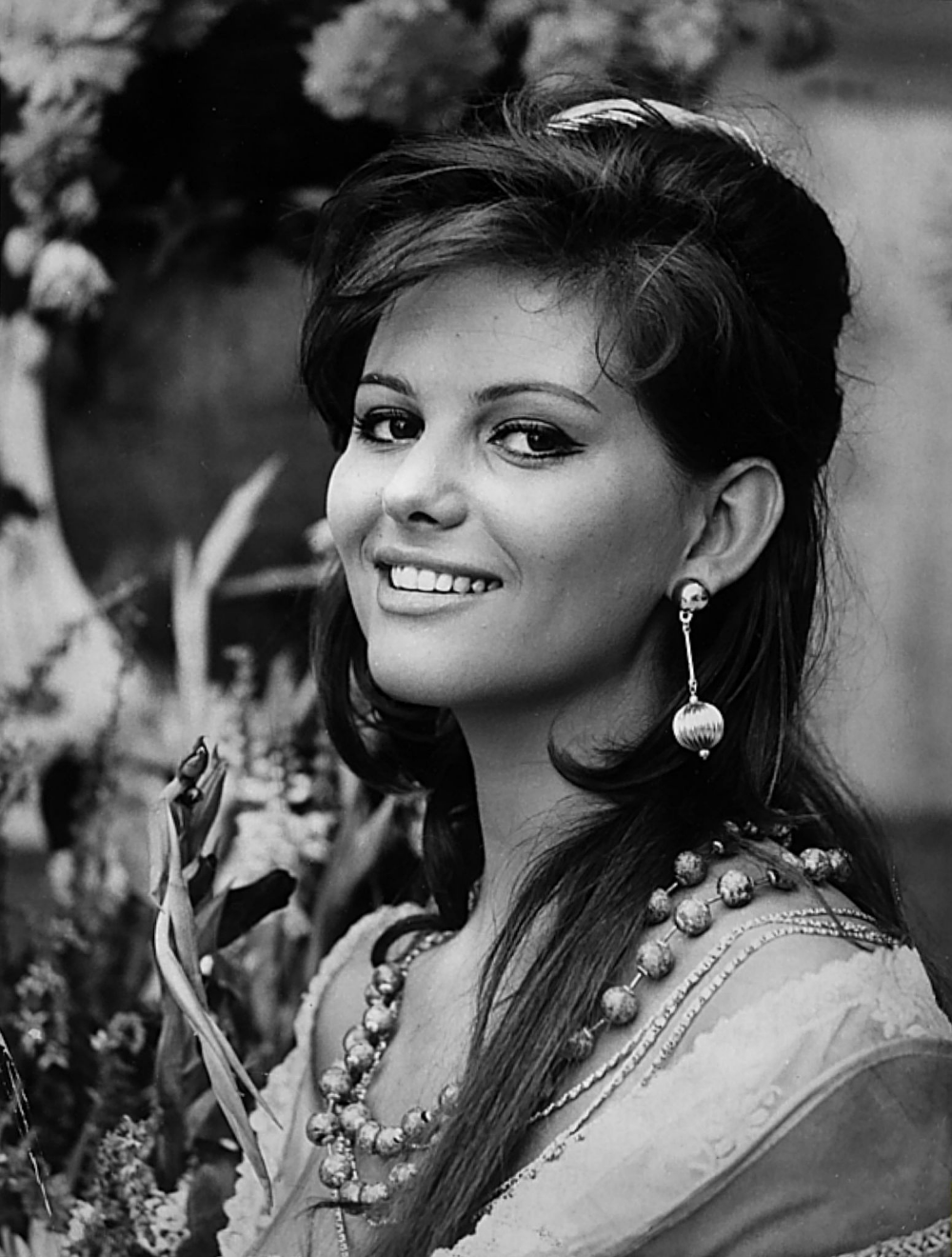 Зарубежные актрисы 70. Клаудиа Кардинале. Claudia Cardinale Клаудия Кардинале. Клаудия Кардинале 2020. Клаудия Кардинале в молодости.