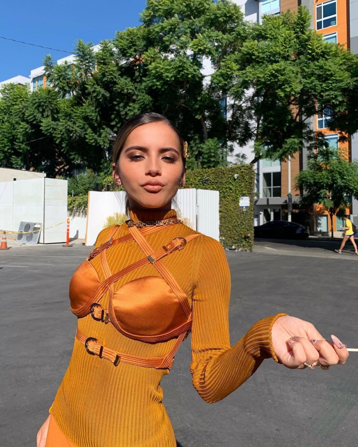 Isabella MERCED В купальнике