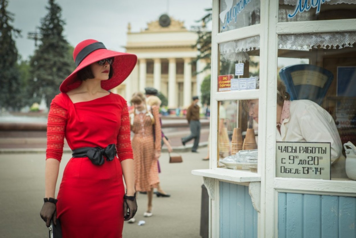Регина Збарская красная Королева