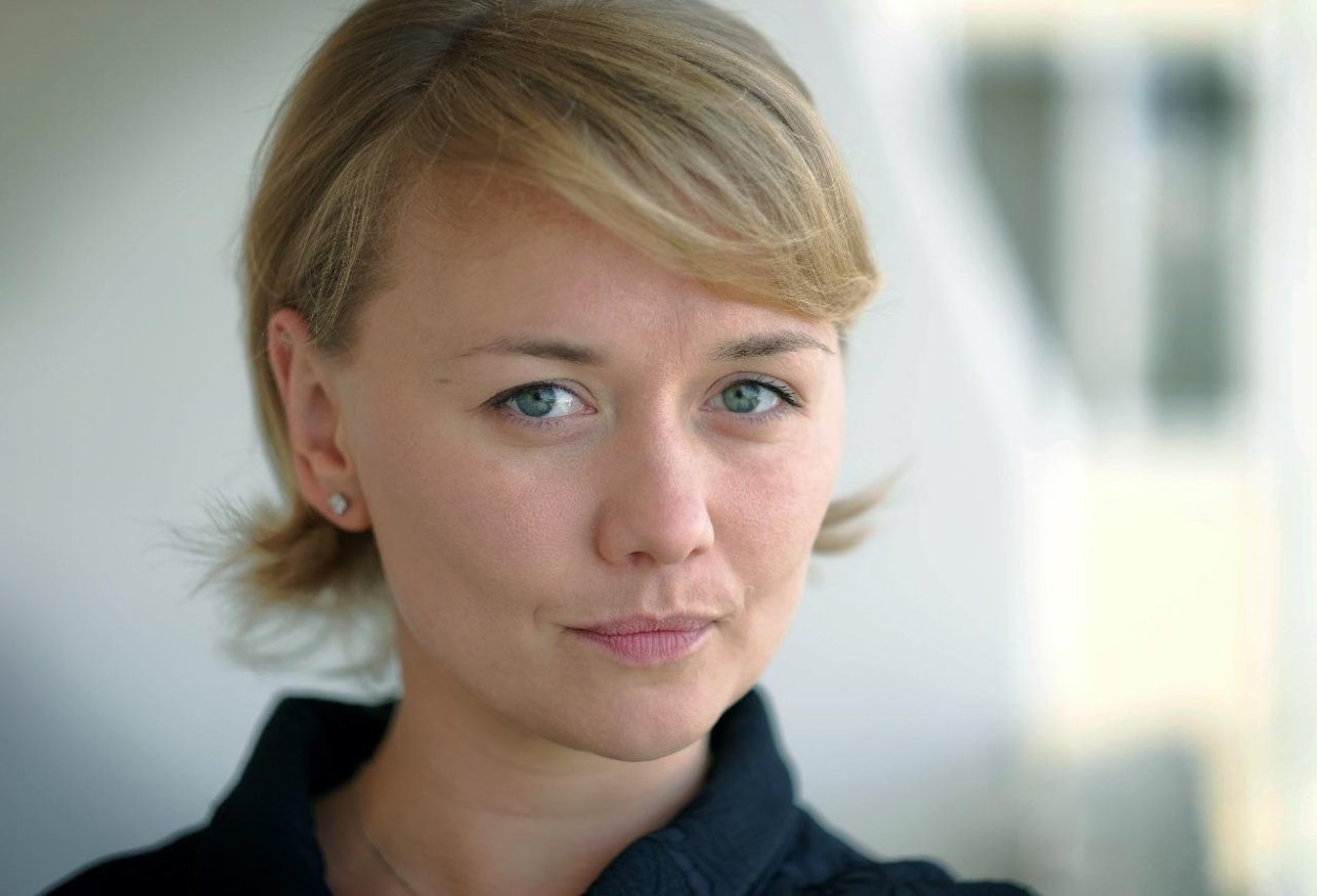 Марина Денисова ноги