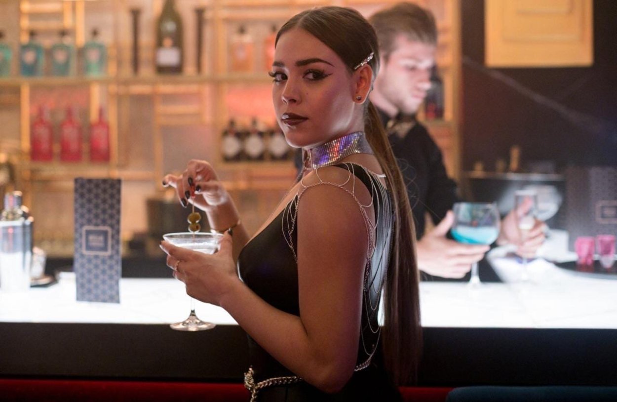 Данна Паола в сериале элита