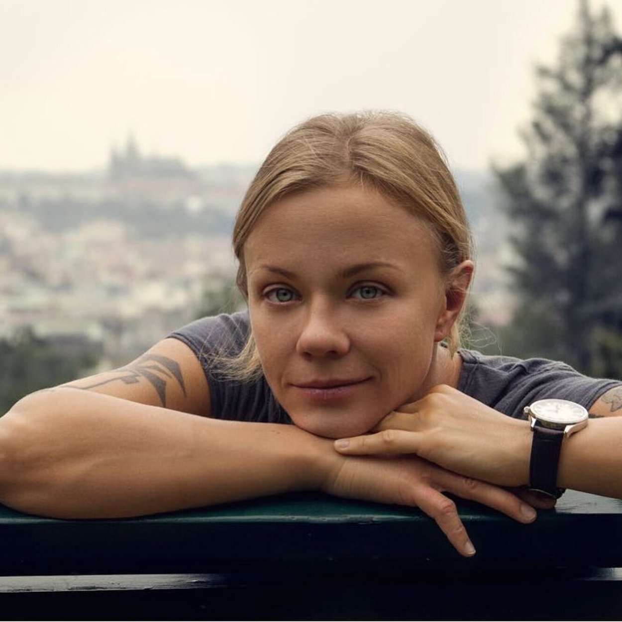 Елена Саар в купальнике