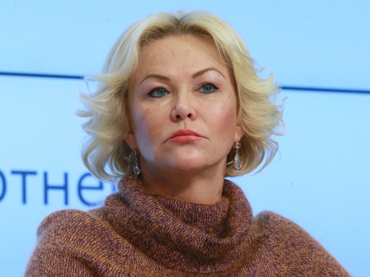 Марина Могилевская босиком
