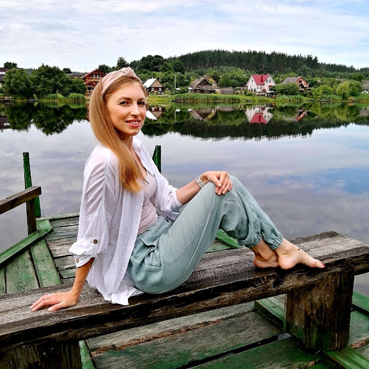 Девушка с декольте