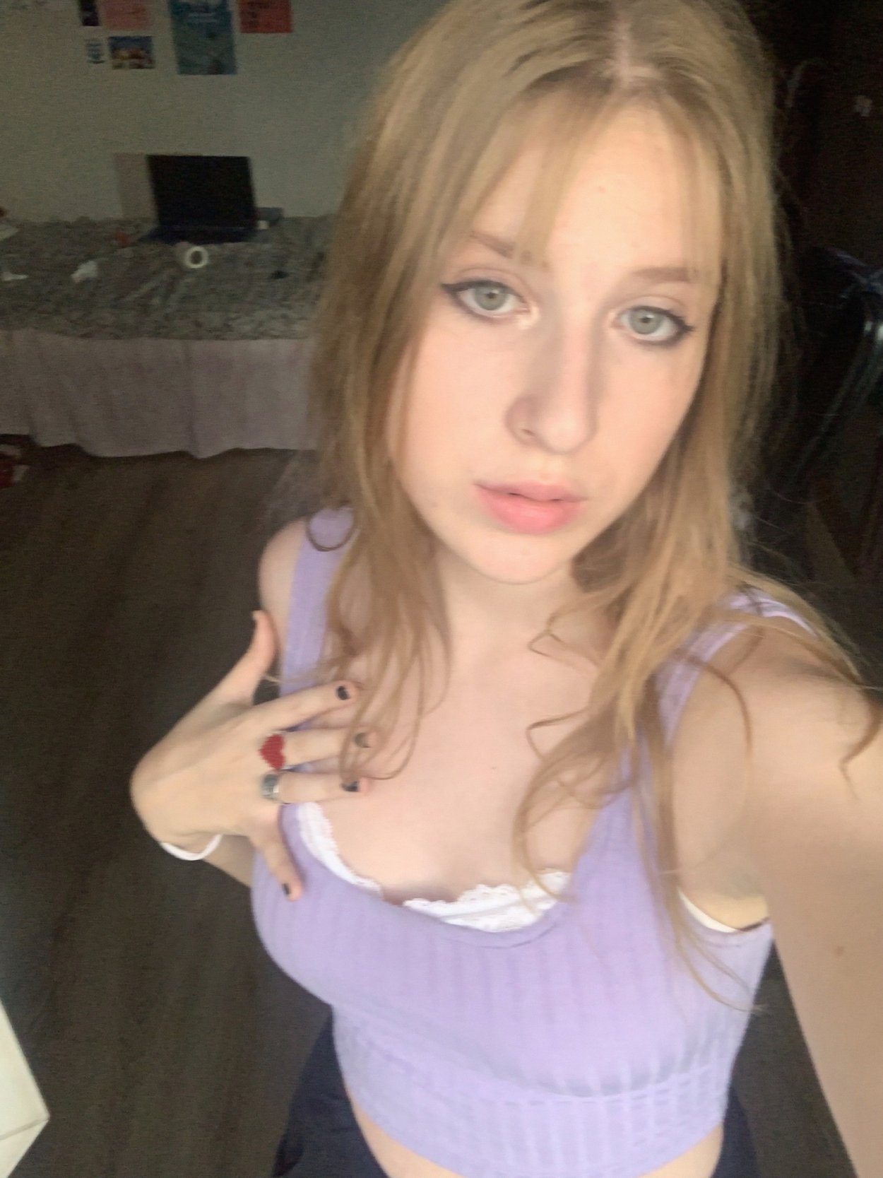 Арина Шевцова ножки