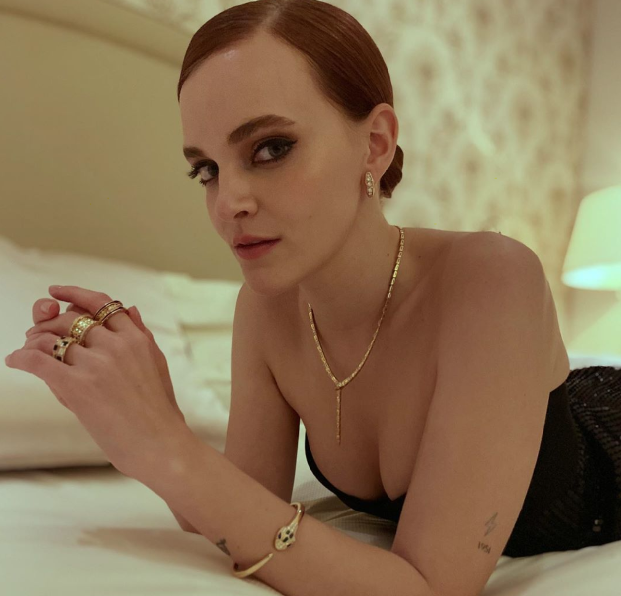 Мадлен Уэст hot