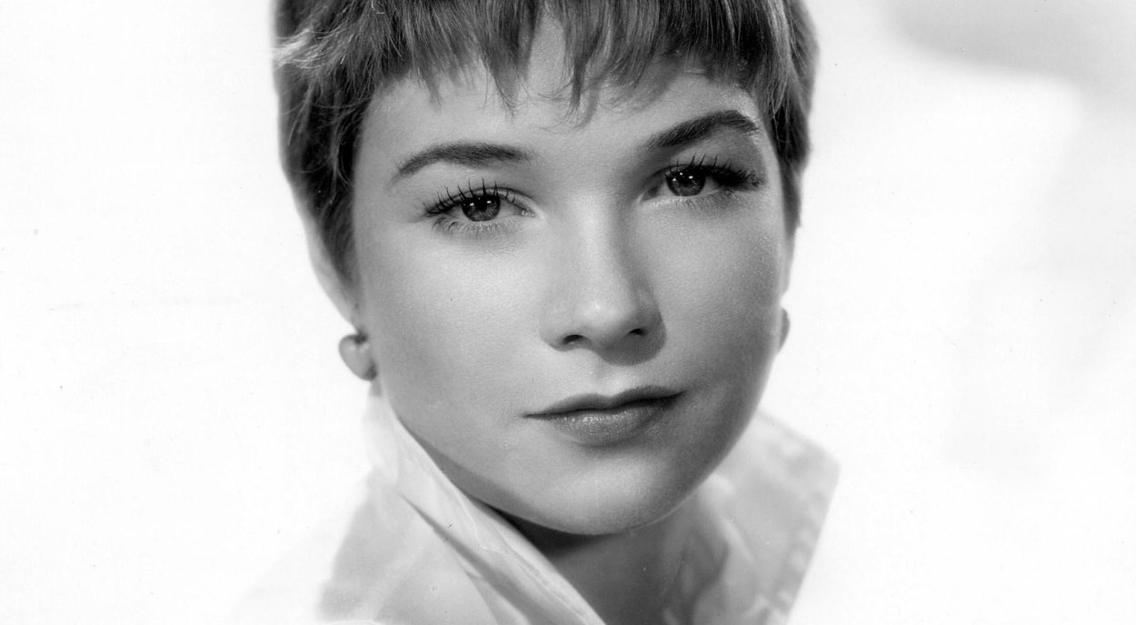 Shirley MACLAINE