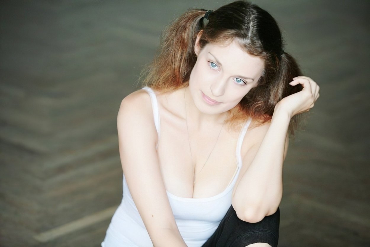 Виктория Адельфина жена Астахова