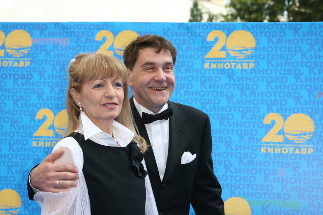 Сергей Маковецкий с женой 2020