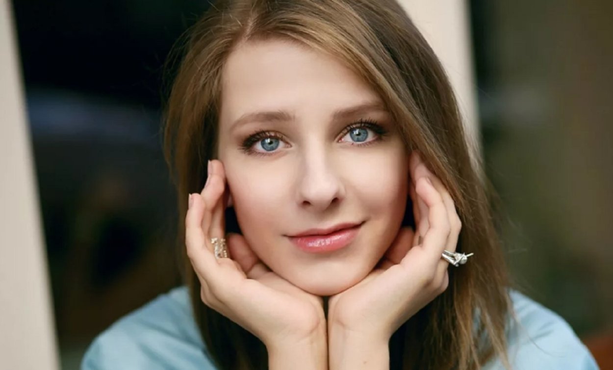 Актриса Елизавета Арзамасова