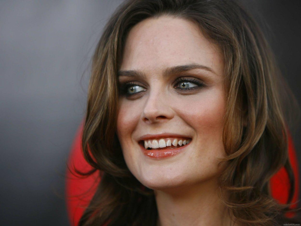 Emily Deschanel 2022