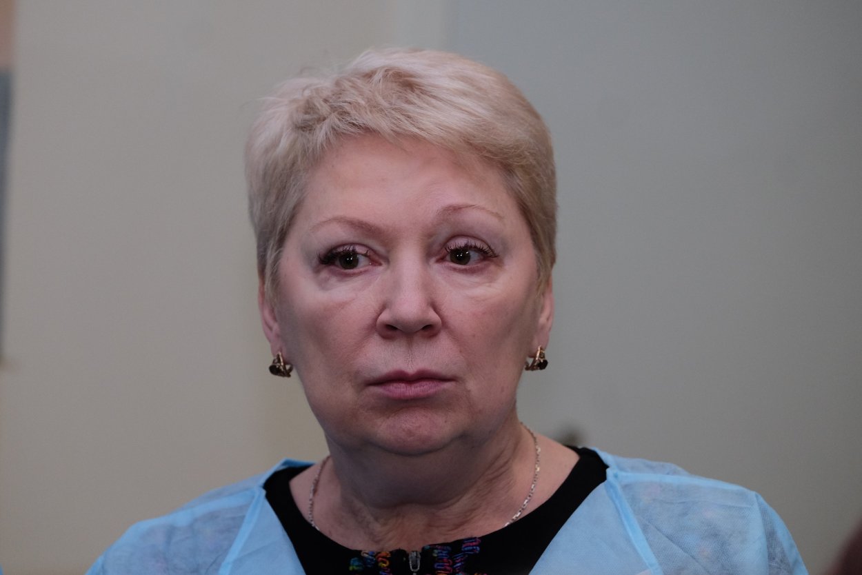 Александра ребенок в сериале школа