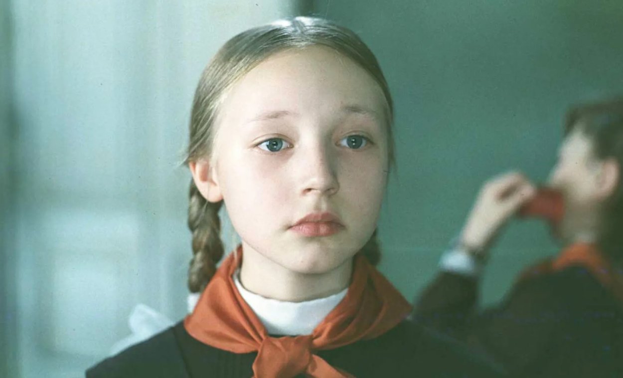 Яна Кошкина в сериале домашний арест