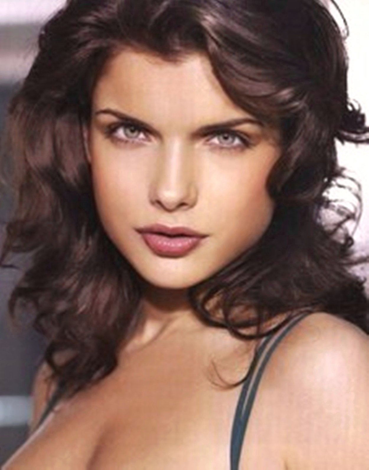 Анна Азарова