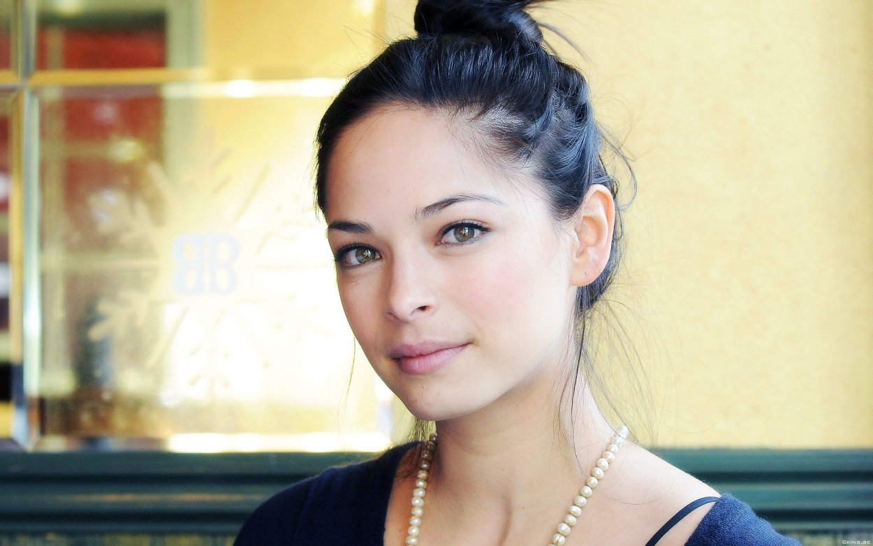 Kristin Kreuk 2021
