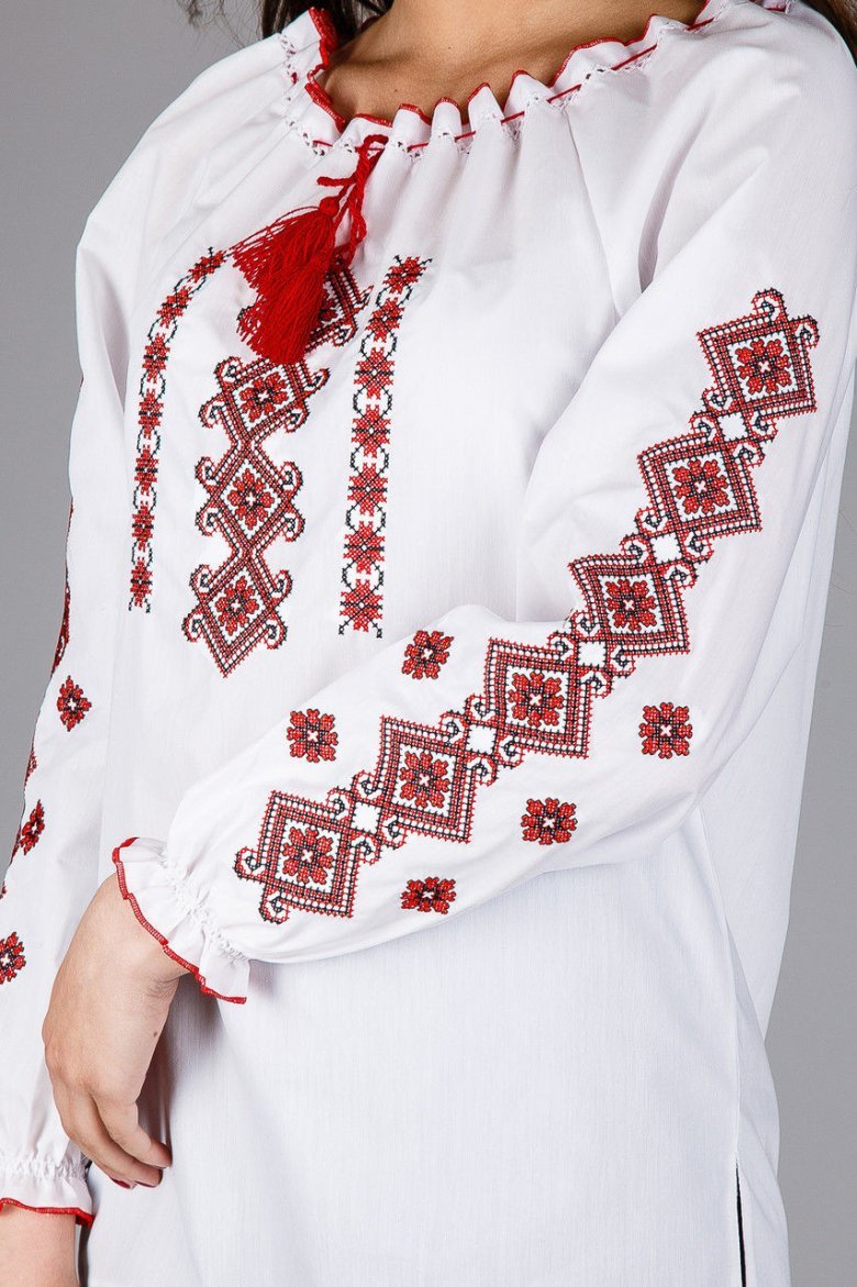 Украинская вышивка на рубахе