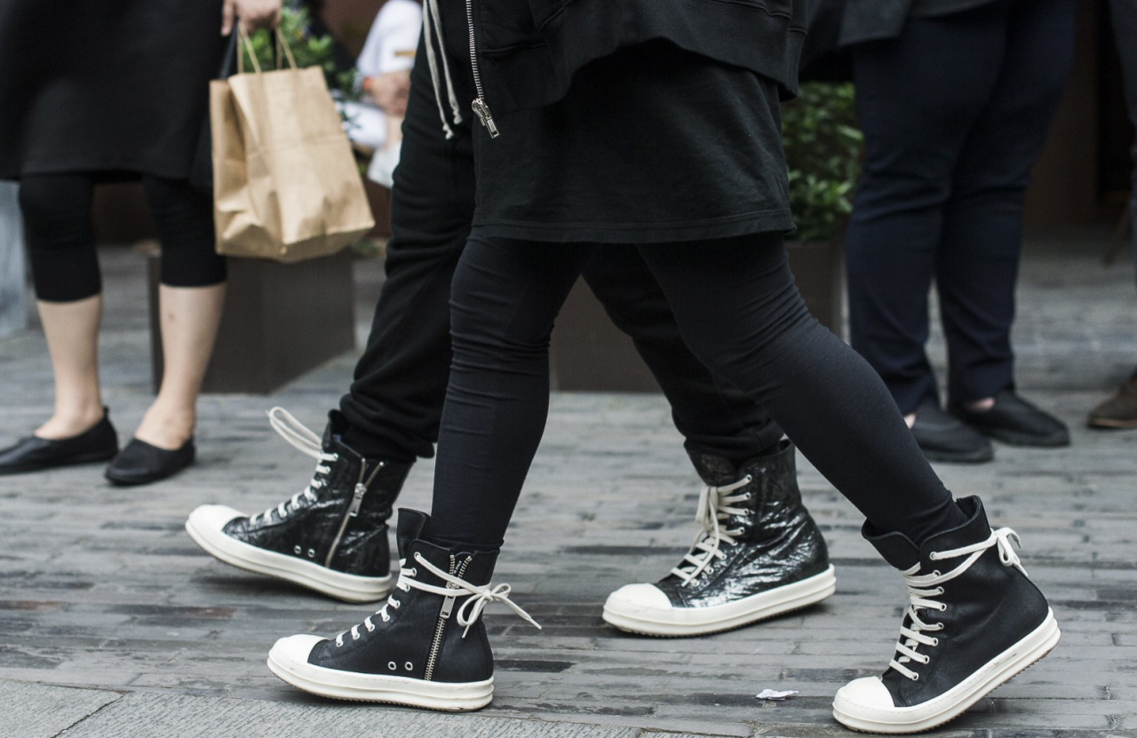 Рик овенс рамоны. Rick Owens Ramones on feet. Rick Owens Shoes Ramones. Rick Owens Ramones Converse. Rick Owens Ramones DRKSHDW.