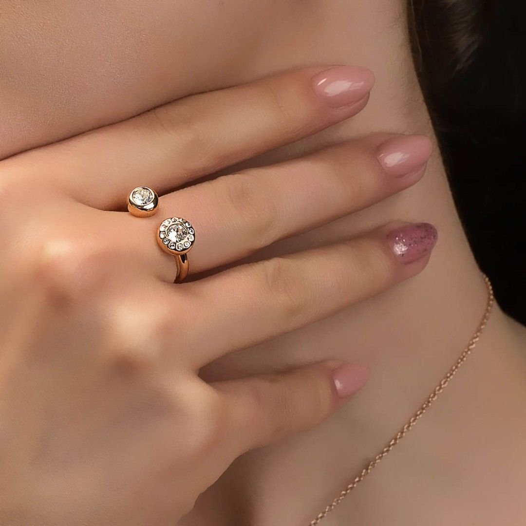 Кольцо Swarovski разомкнутое