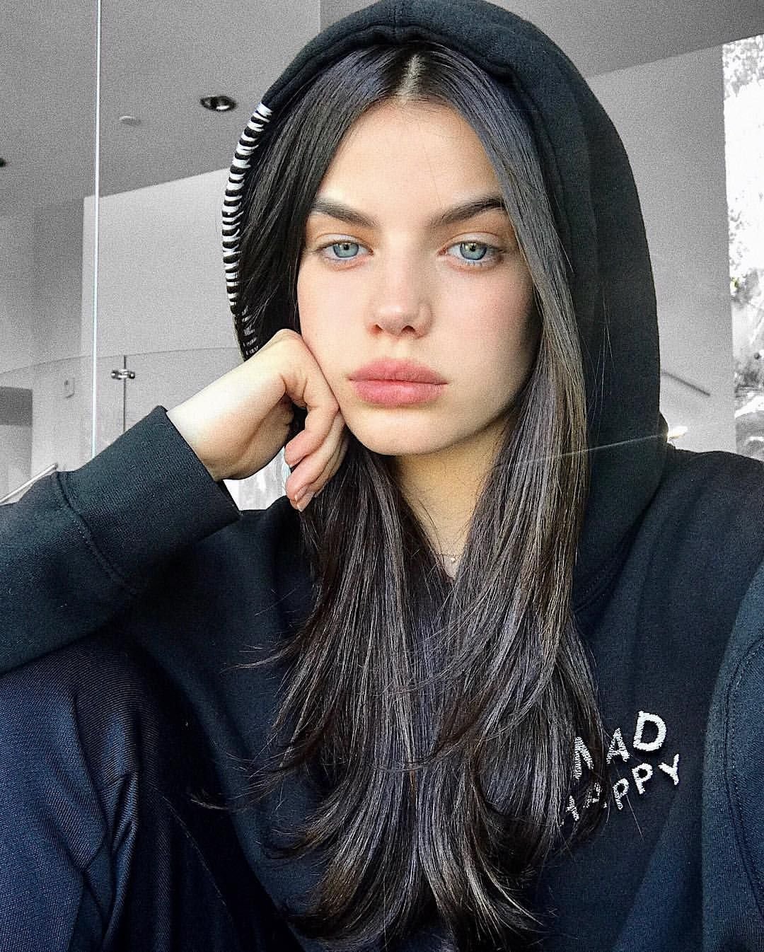 Соня Бен Аммар глаза